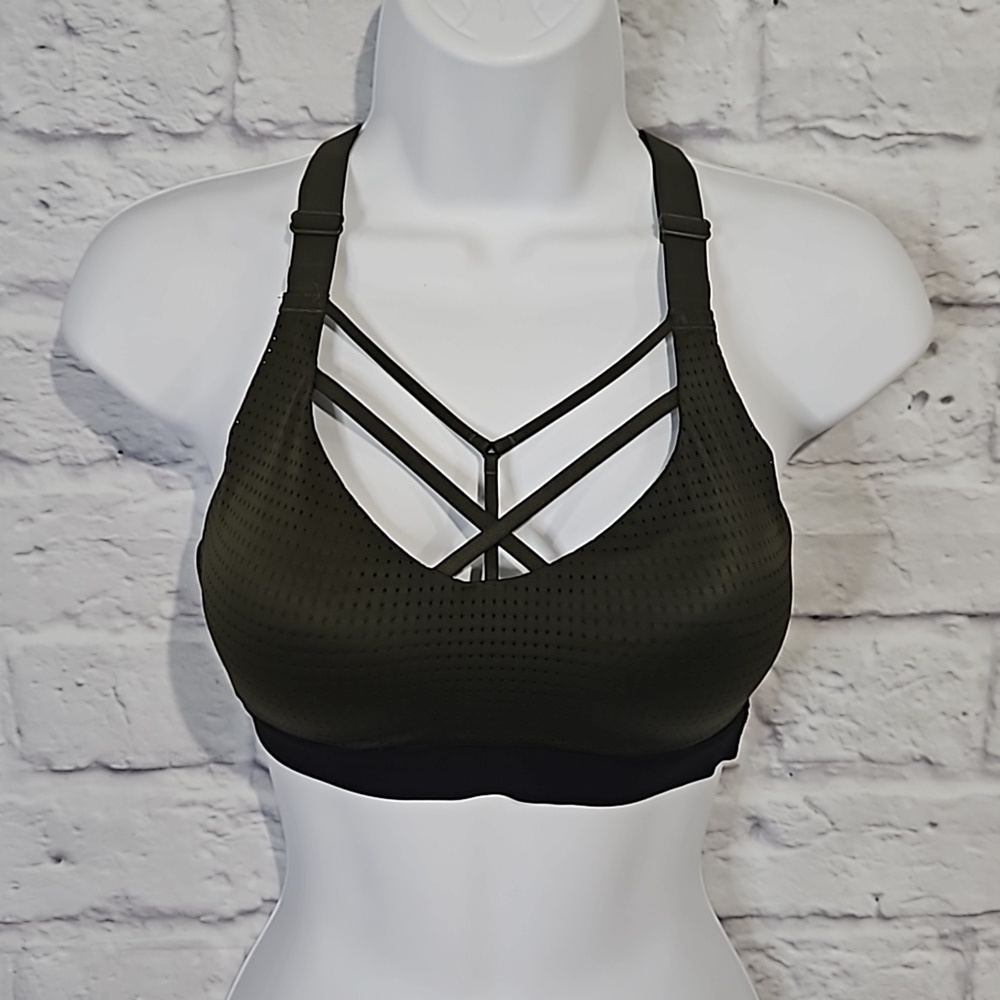 Victoria sport mesh cage sports bra